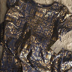 Elegant Lularoe Carly